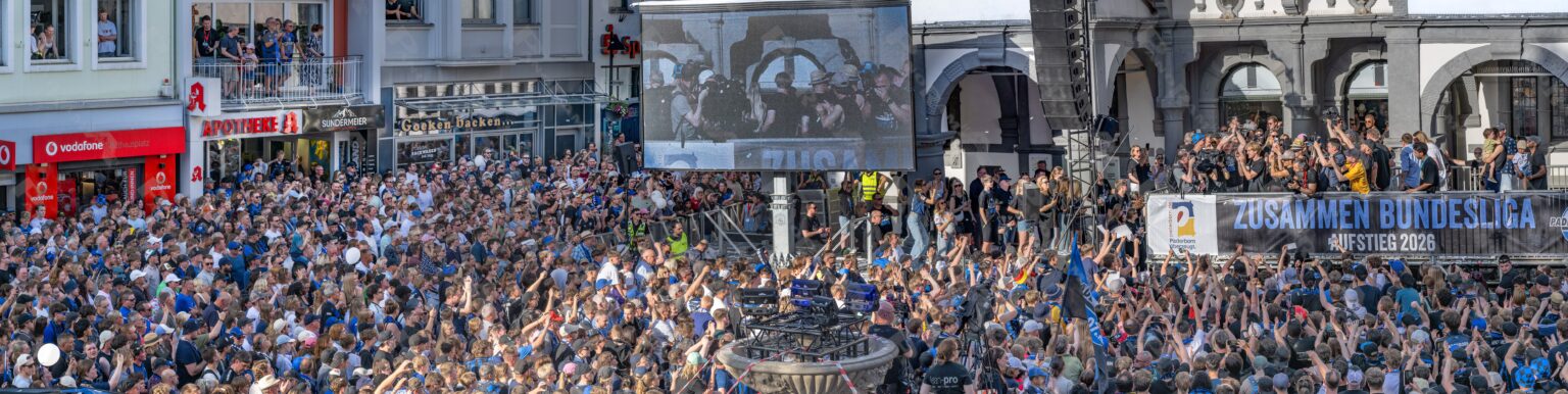 Aufstiegsfeier des SCP Paderborner 07 in die erste Bundesliga und über 10000 Fans waren dabei!